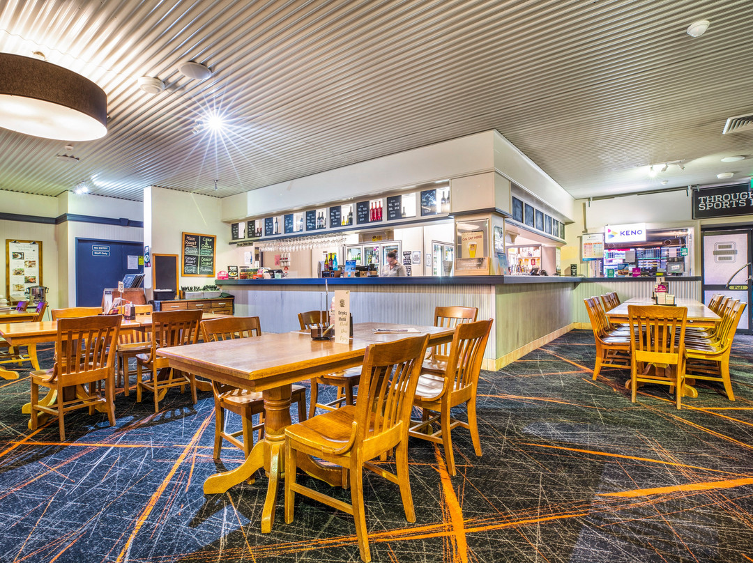 Nightcap at Atherton Hotel主图