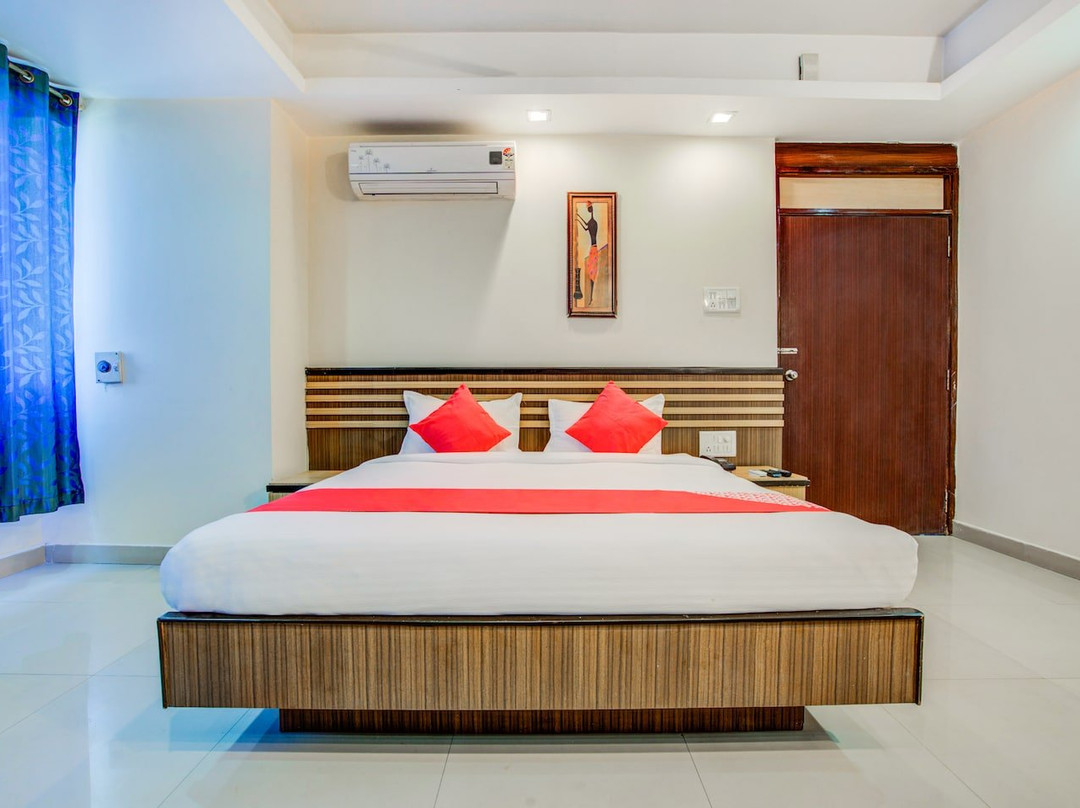 OYO 7239 Hotel Aditya主图