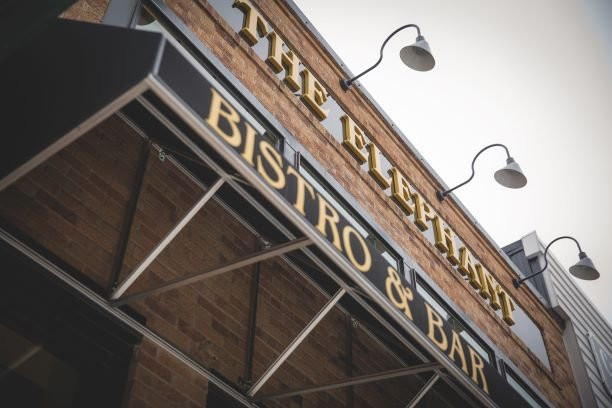 Quinter餐馆和美食-The Elephant Bistro And Bar