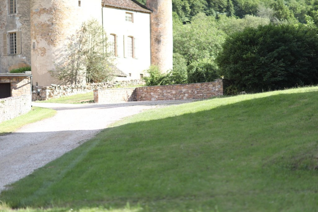 Château De Balleure主图