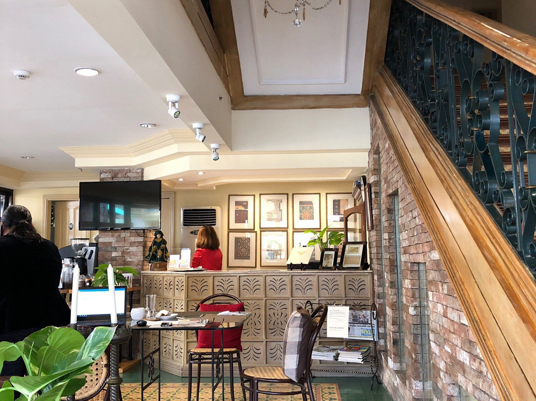 罗哈斯总统客栈主图