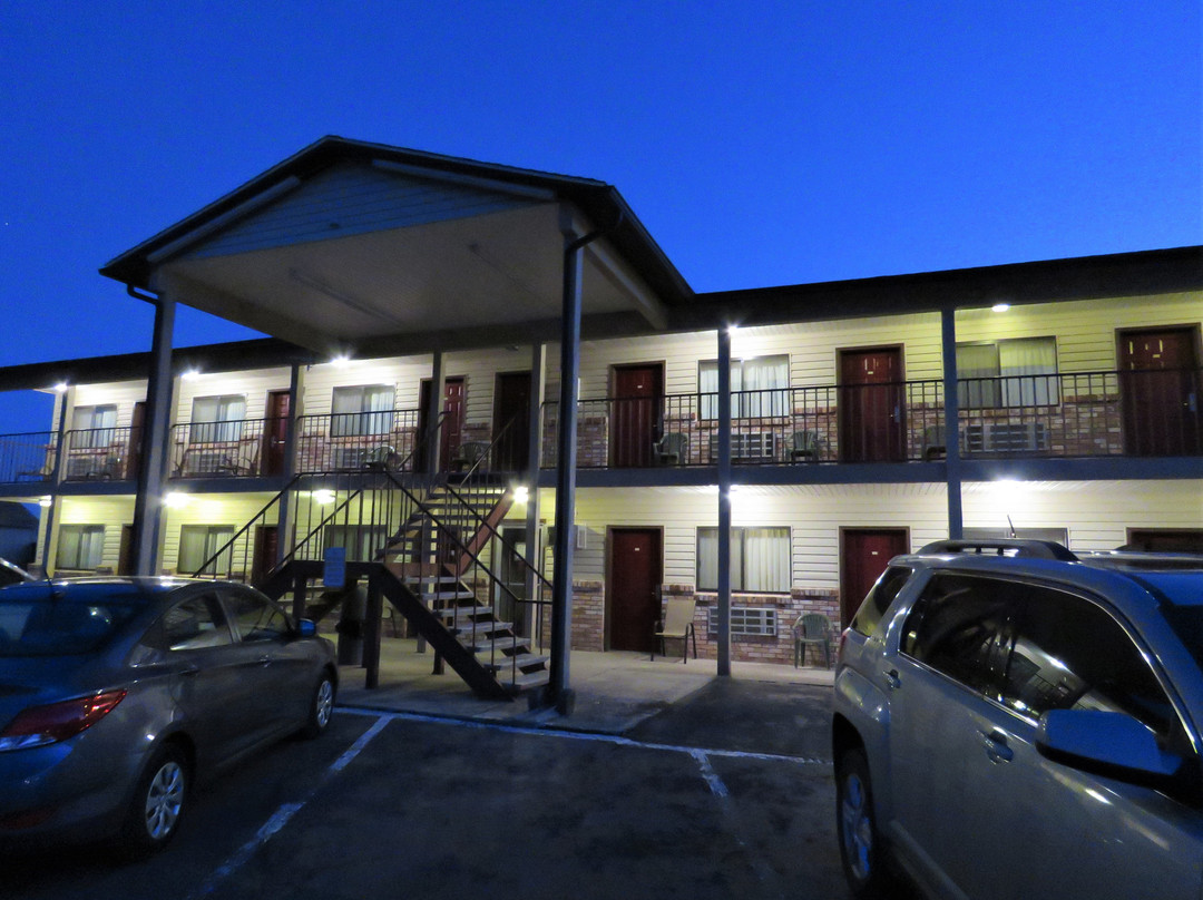 Whispering Sands Motel主图