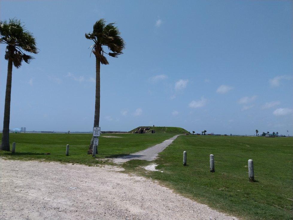 Fort Travis Park-Port Bolivar必去景点