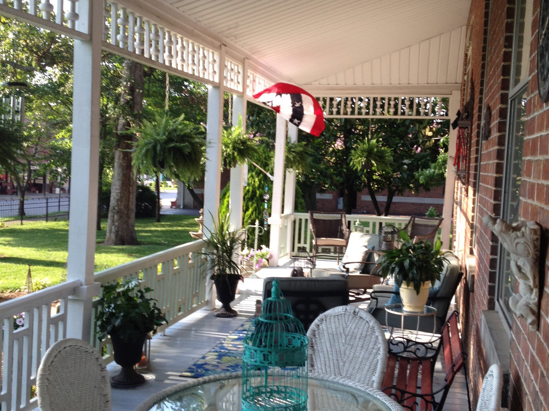 Victorian House Bed and Breakfast主图