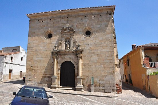 Igreja de Santa Maria de Almocovar.景点图片