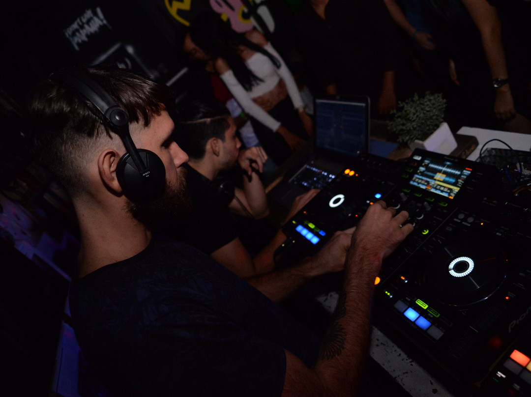 Vintrash Bar-布卡拉曼加必去景点