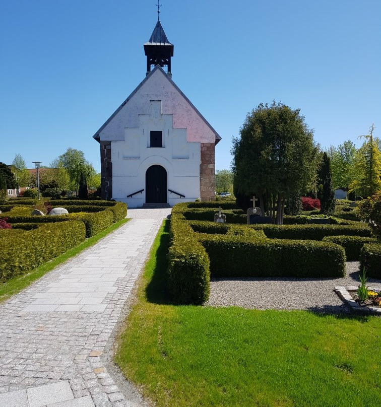 Oster Lindet Kirke景点图片