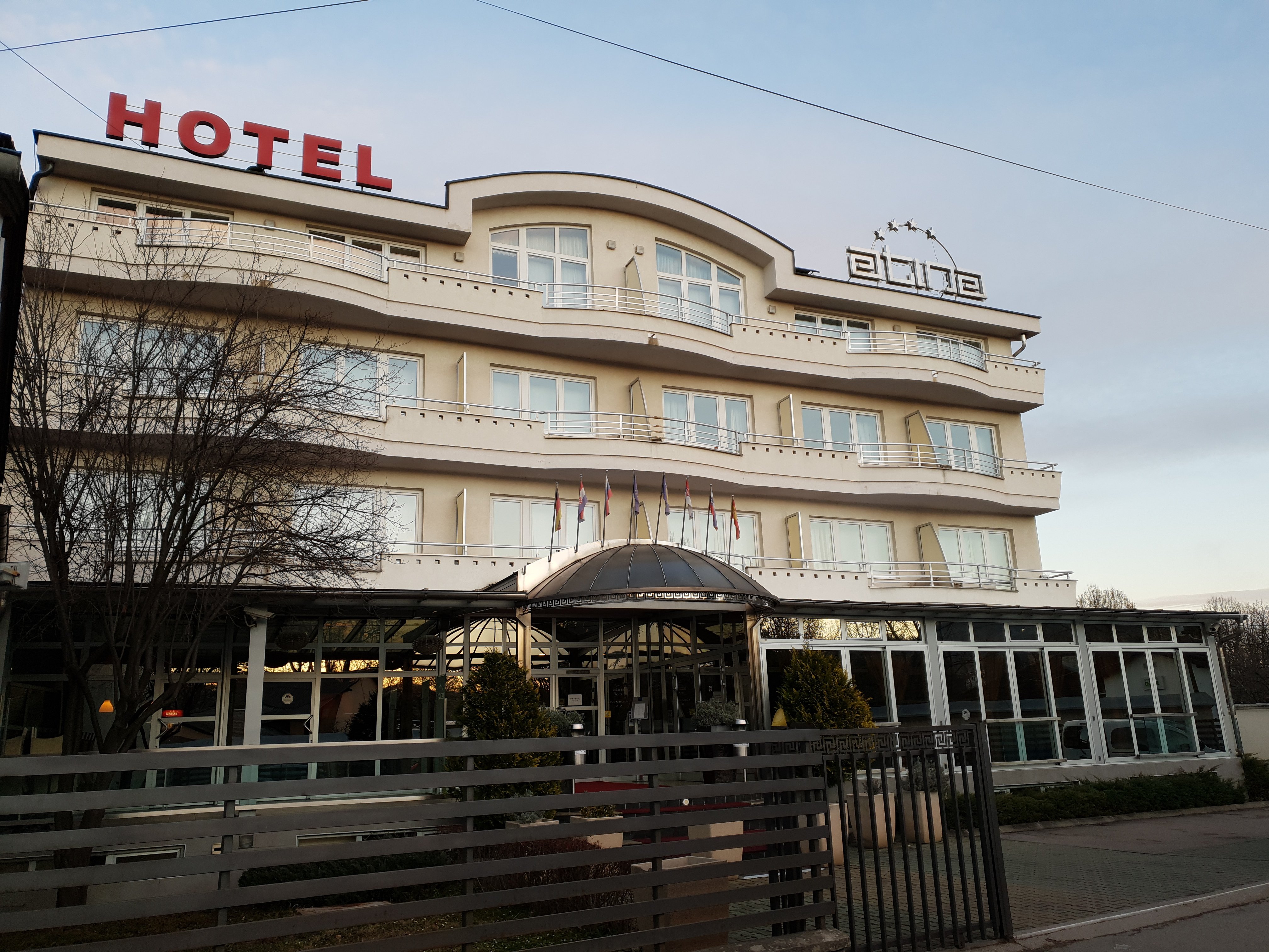 Hotel Atina-官方