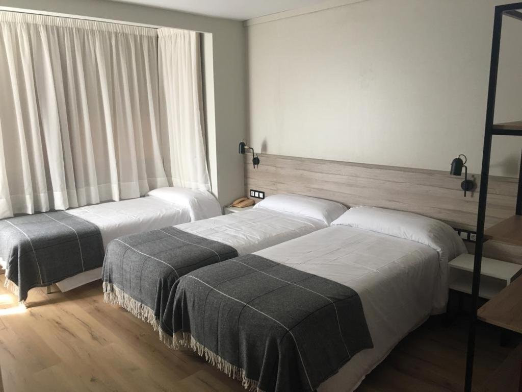 Hotel Torres Manlleu主图