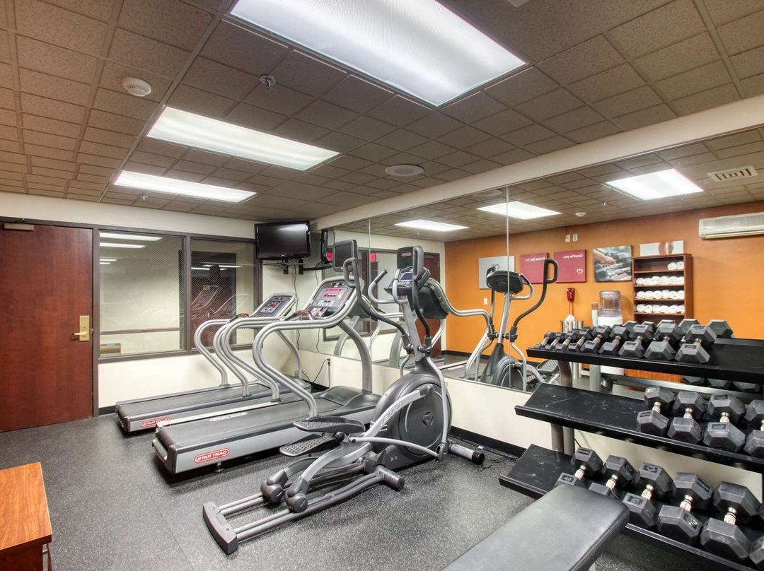 Comfort Suites Madison West主图