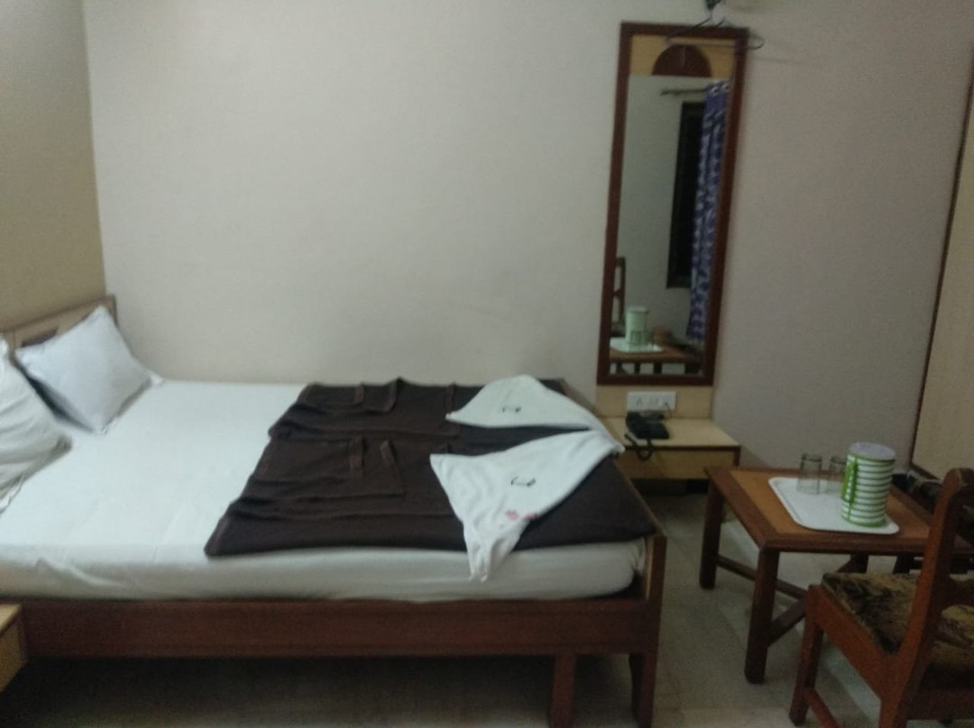 Raj Purohit Hotel主图