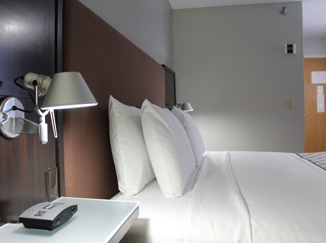 Westbridge Inn & Suites Carrollton主图