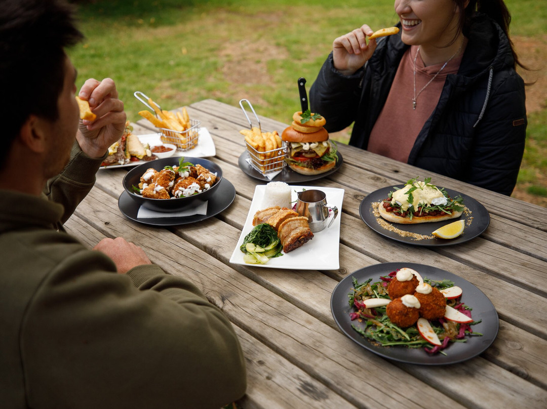 Waratah餐馆和美食-Wings Wildlife Park Cafe