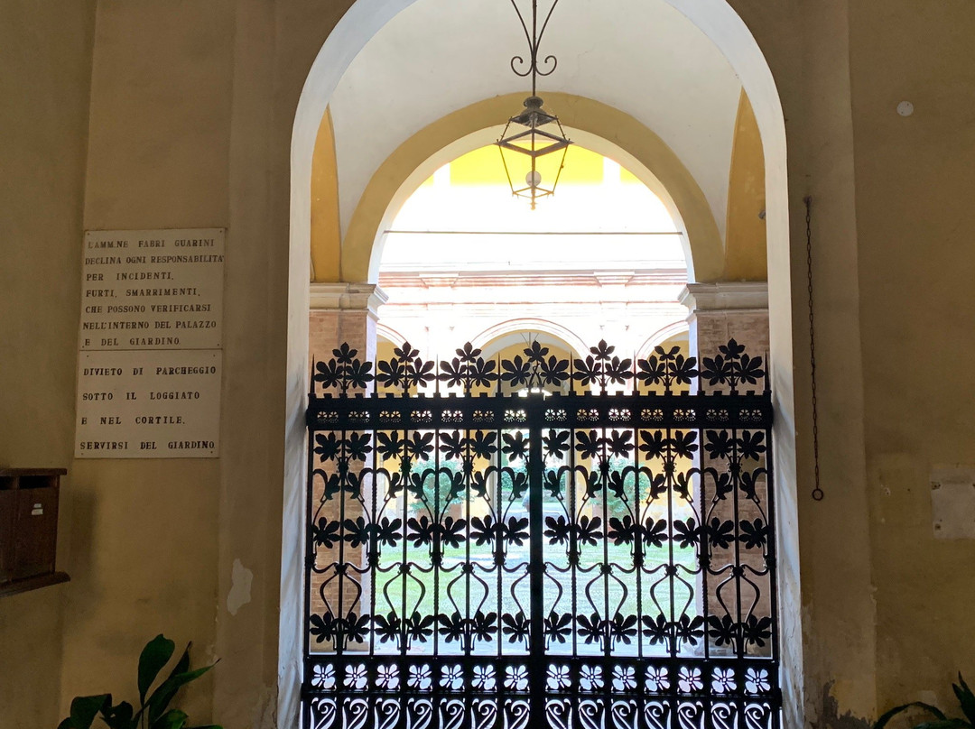 Palazzo Guarini-弗利必去景点