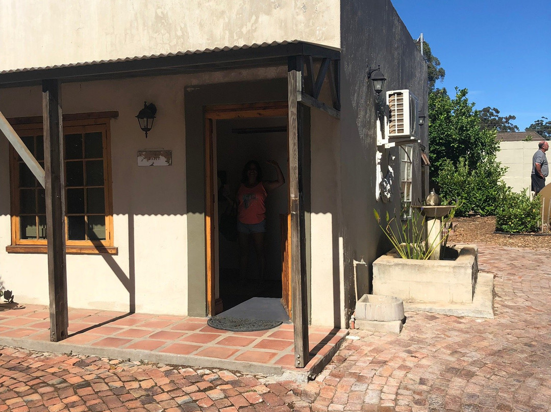 Station House Simondium主图