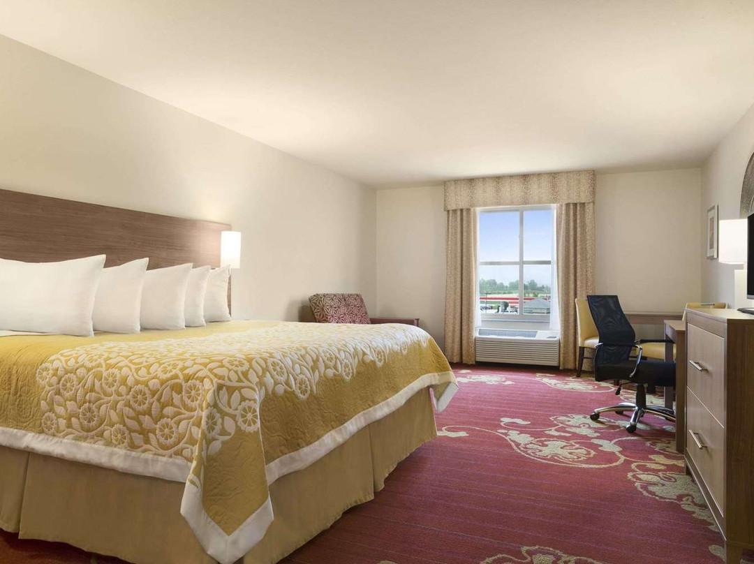 Days Inn & Suites by Wyndham Belmont主图