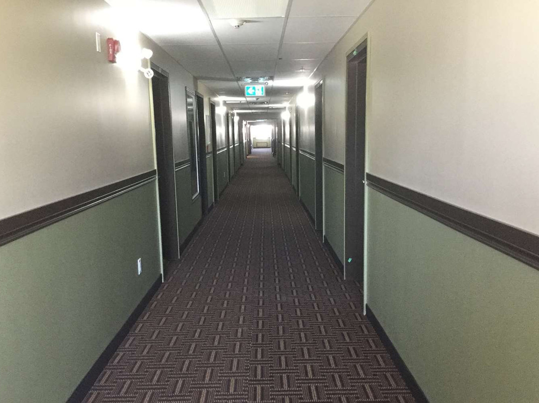 Super 8 by Wyndham Hardisty主图