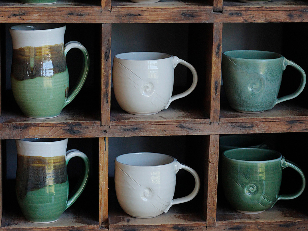 Village Pottery-New London必去景点