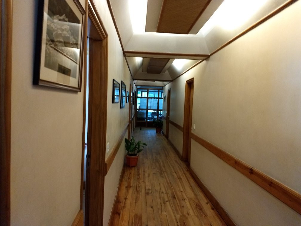 The Eee Cee Hotel主图
