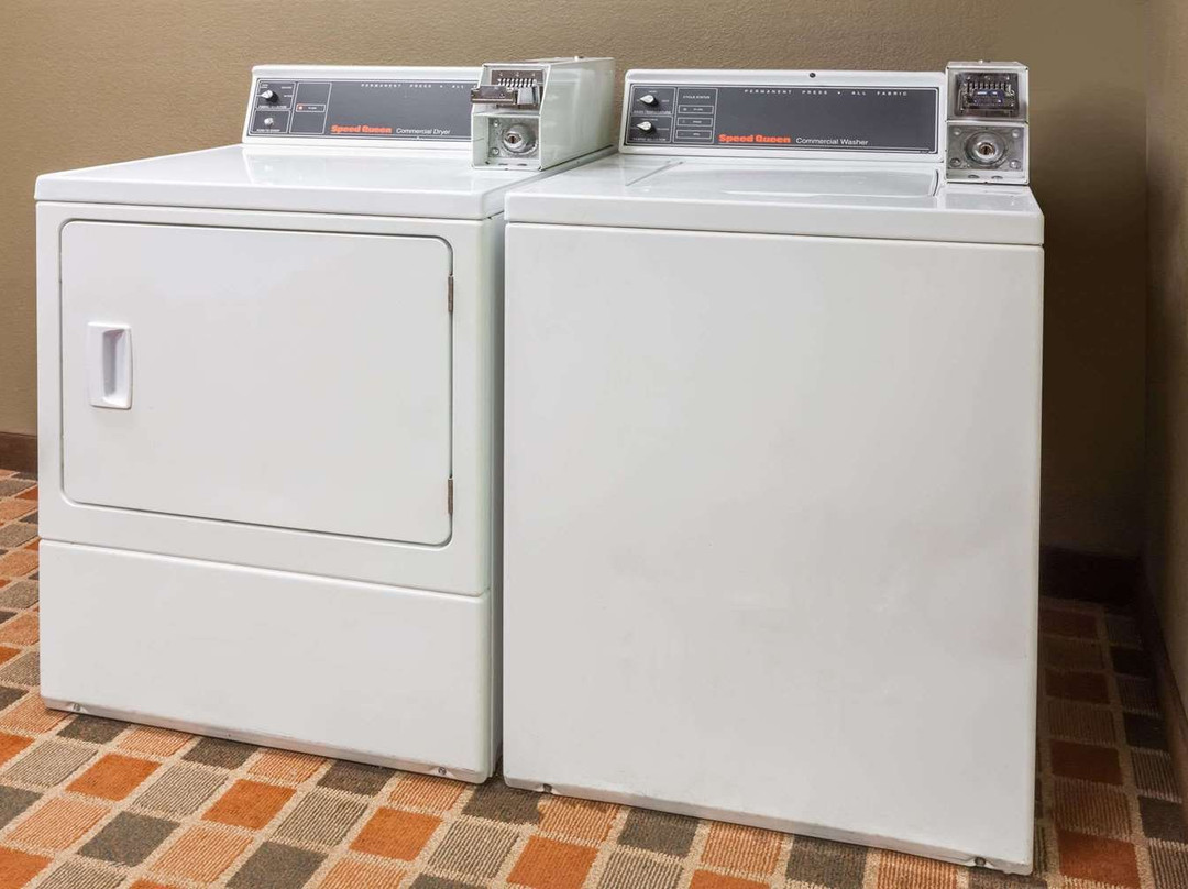 Super 8 by Wyndham Harrison AR主图