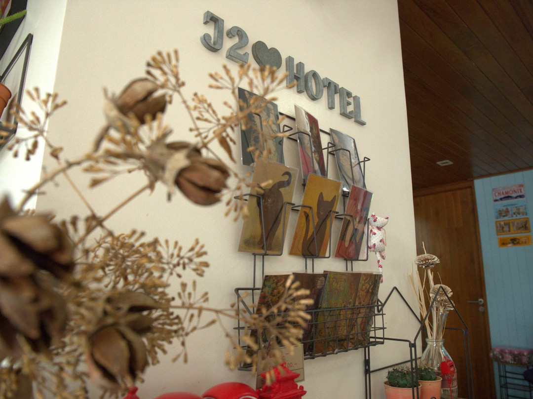 J2 hotel主图