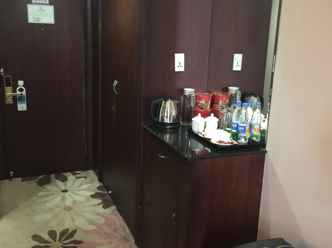 沪川大酒店主图