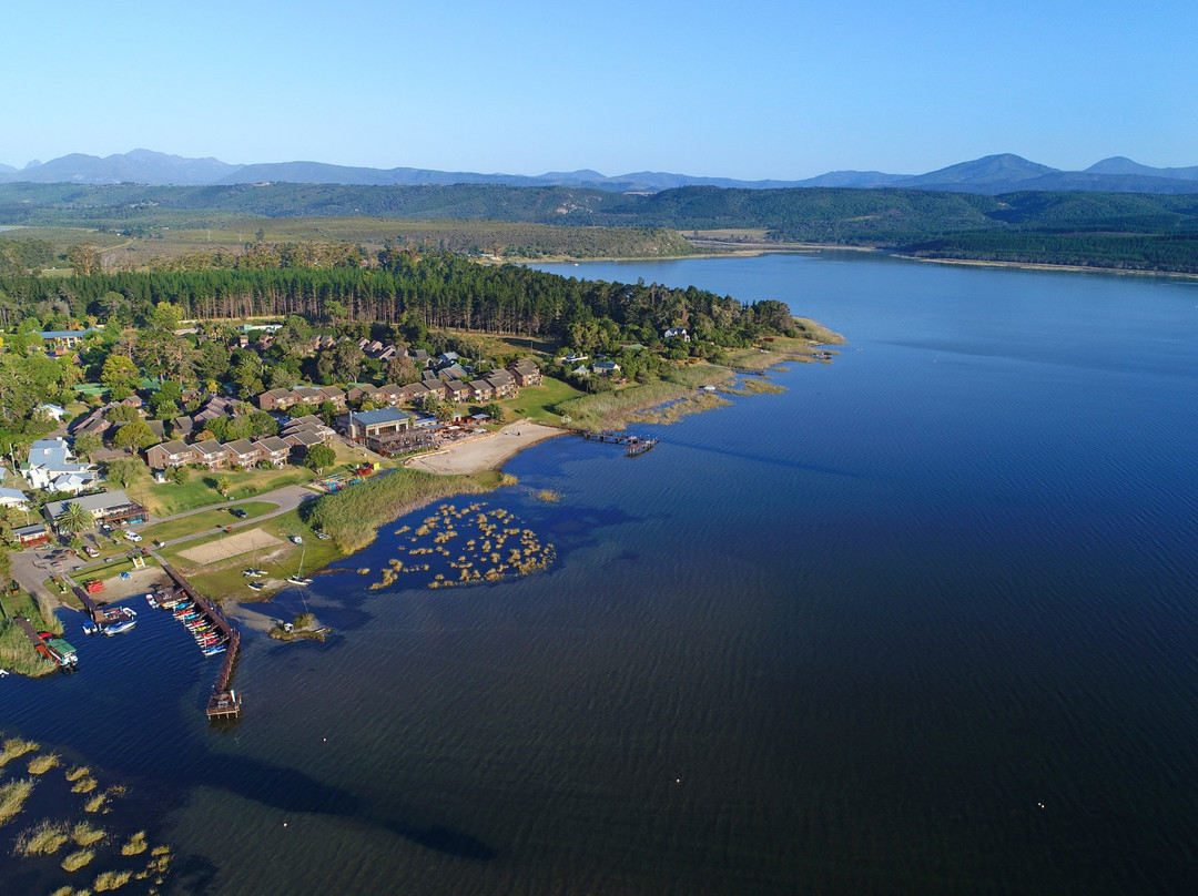 Sedgefield酒店住宿-Pine Lake Marina