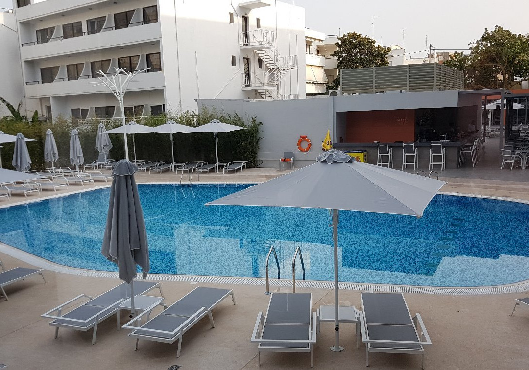 Blue Lagoon City Hotel主图