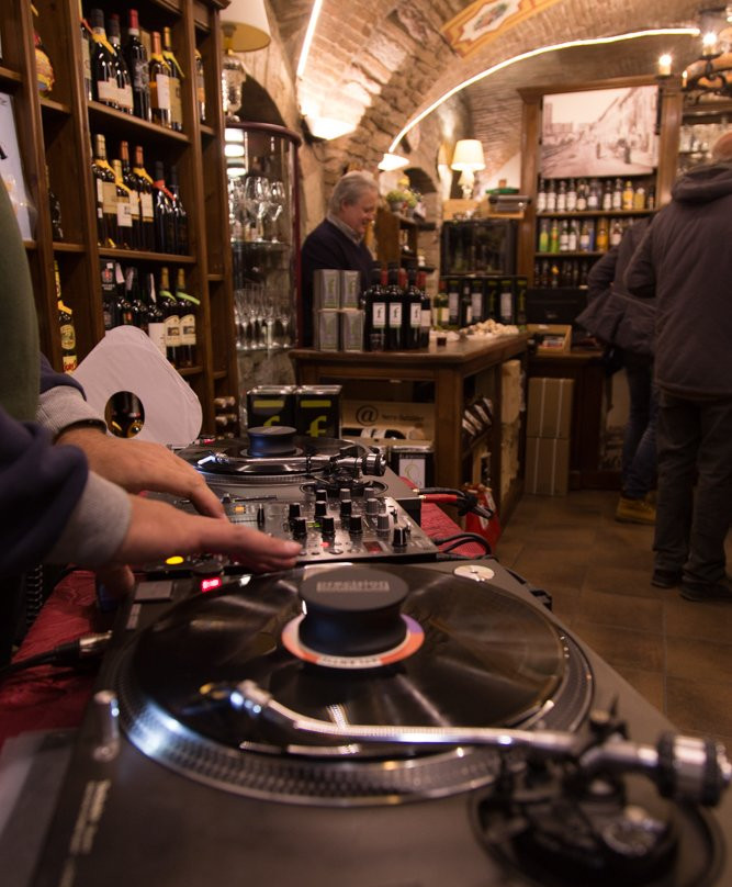 Enoteca Lombardi-阿西西必去景点