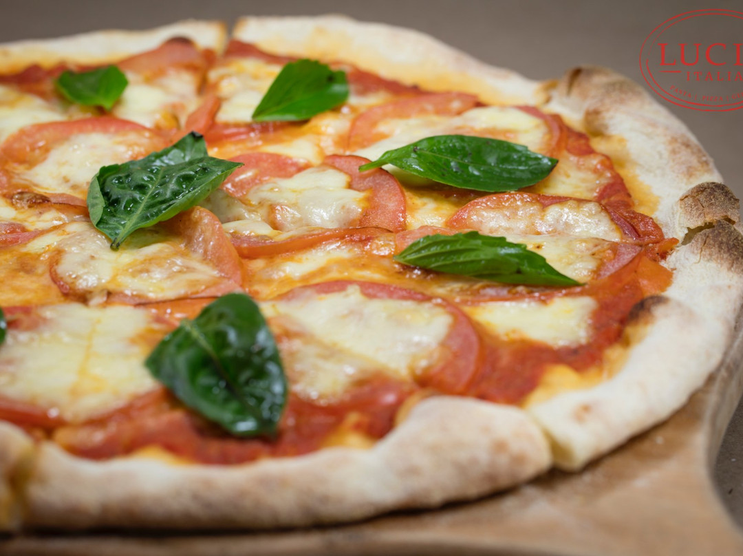 Lucia Italia Pasta, Pizza Y Gelato