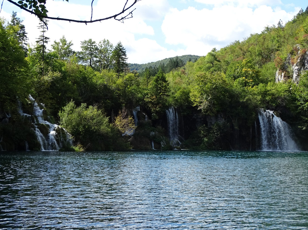 Kaluderovac Lake景点图片