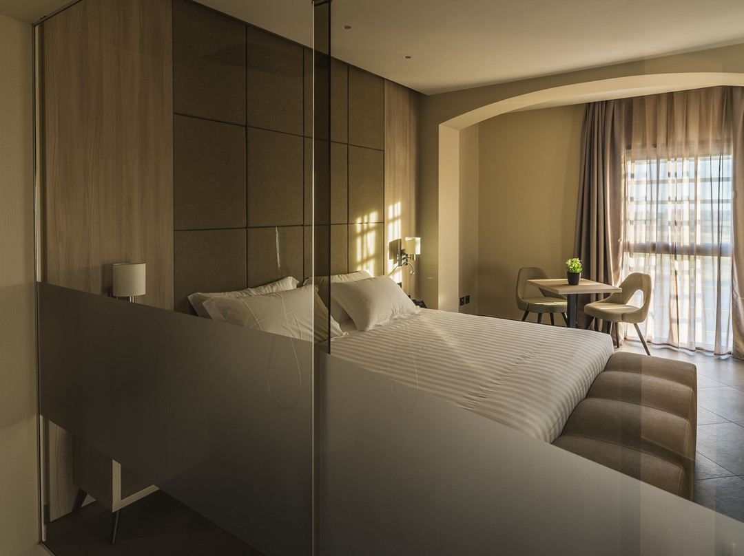 塔兰托酒店住宿-Salina Hotel