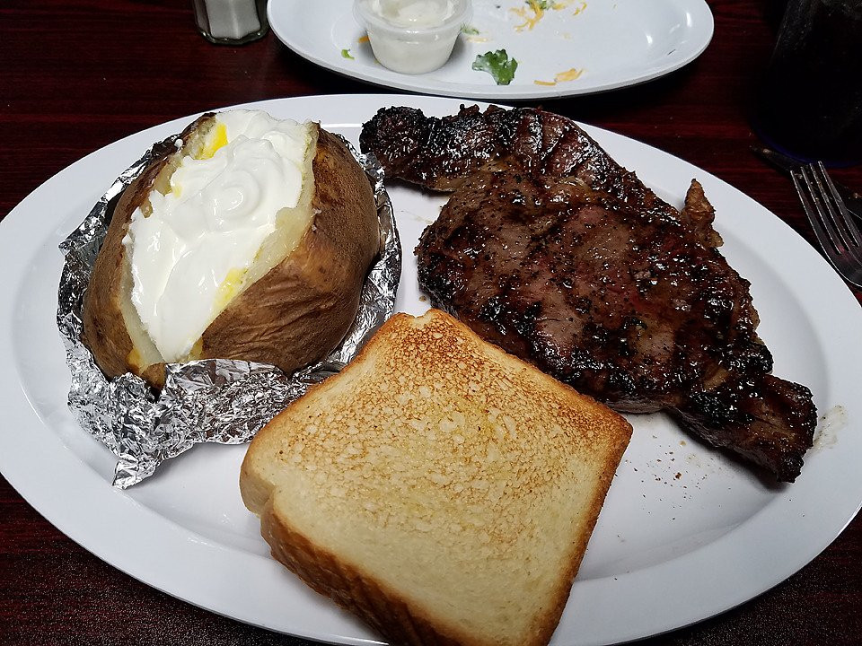 Clayton餐馆和美食-Outlaw Bar-B-Que