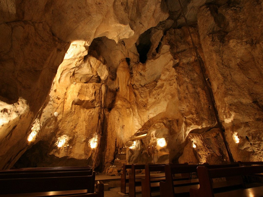 Capricorn Caves-The Caves必去景点