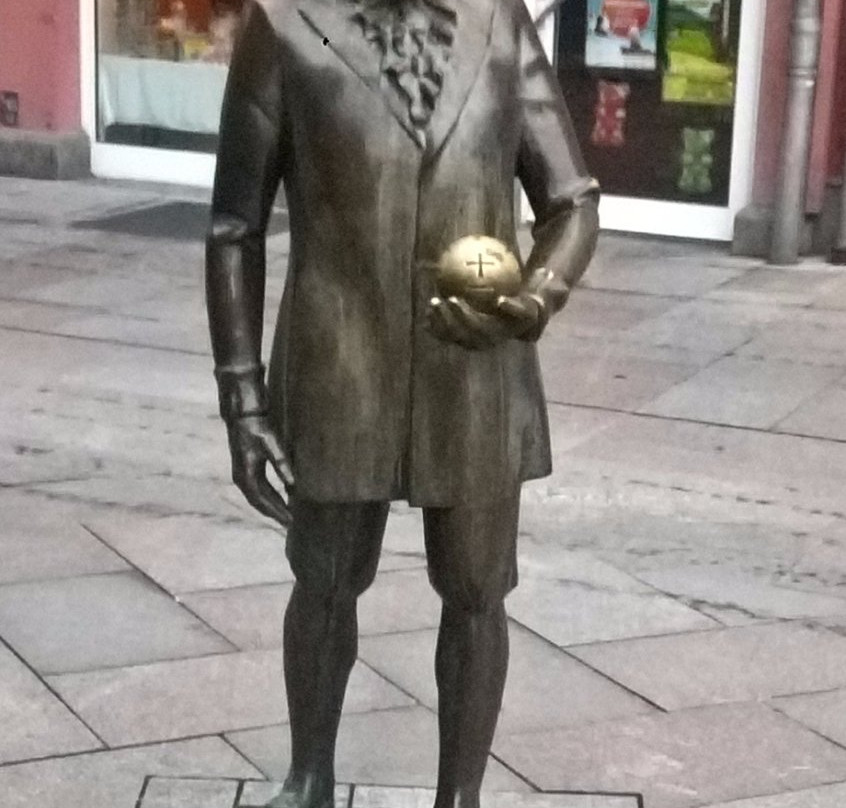 Georg Christoph Lichtenberg Denkmal Markt-哥廷根必去景点