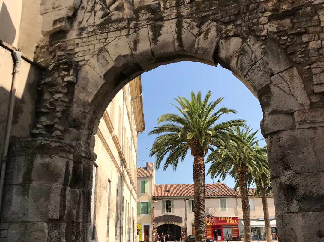 Porte de France-尼姆必去景点