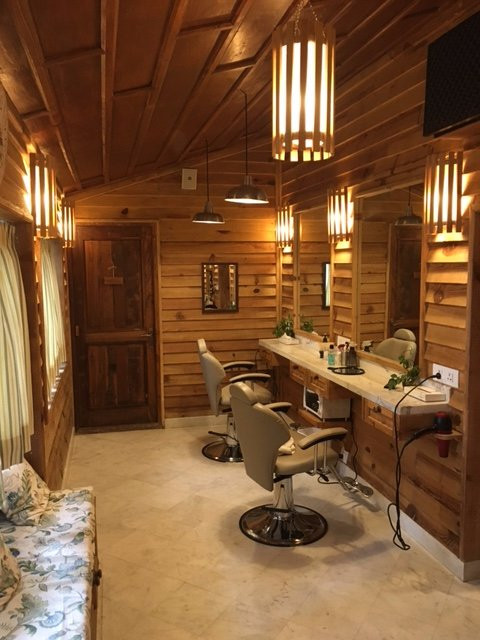 The Little Salon & Spa Shed-马苏里必去景点