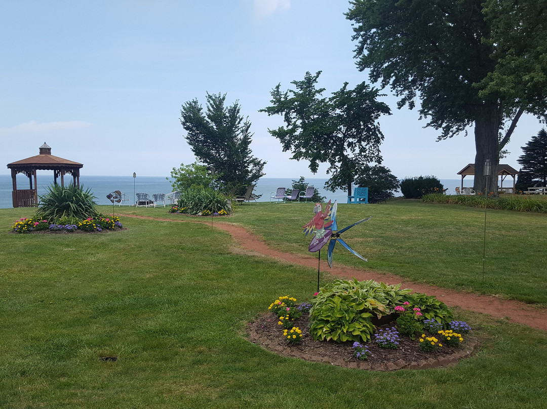 Plaz Vilka Beachfront House and Cottages