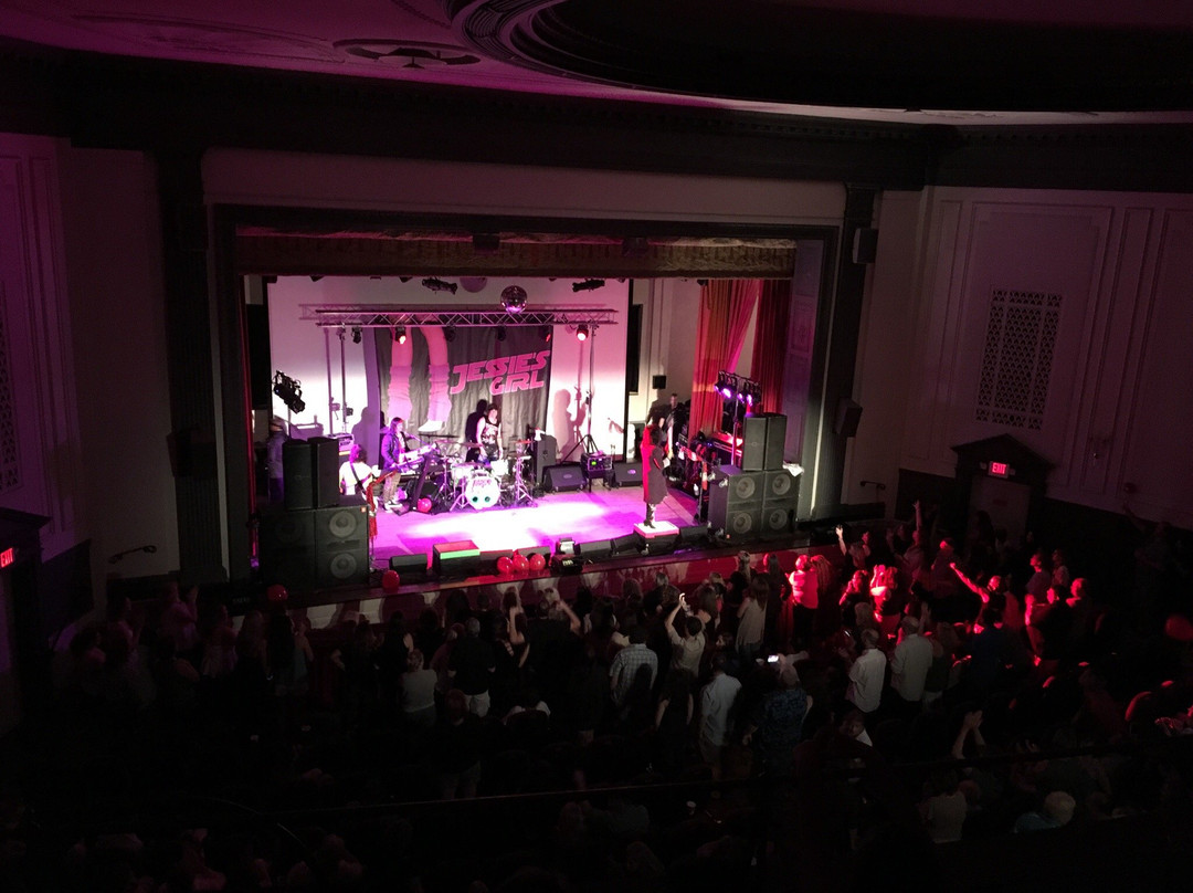 Edmond Town Hall Theater-Newtown必去景点