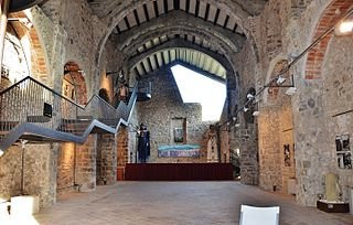 Esglesia vella de Castellfollit de la Roca景点图片