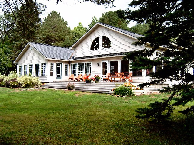 Swallowdale Inn B & B