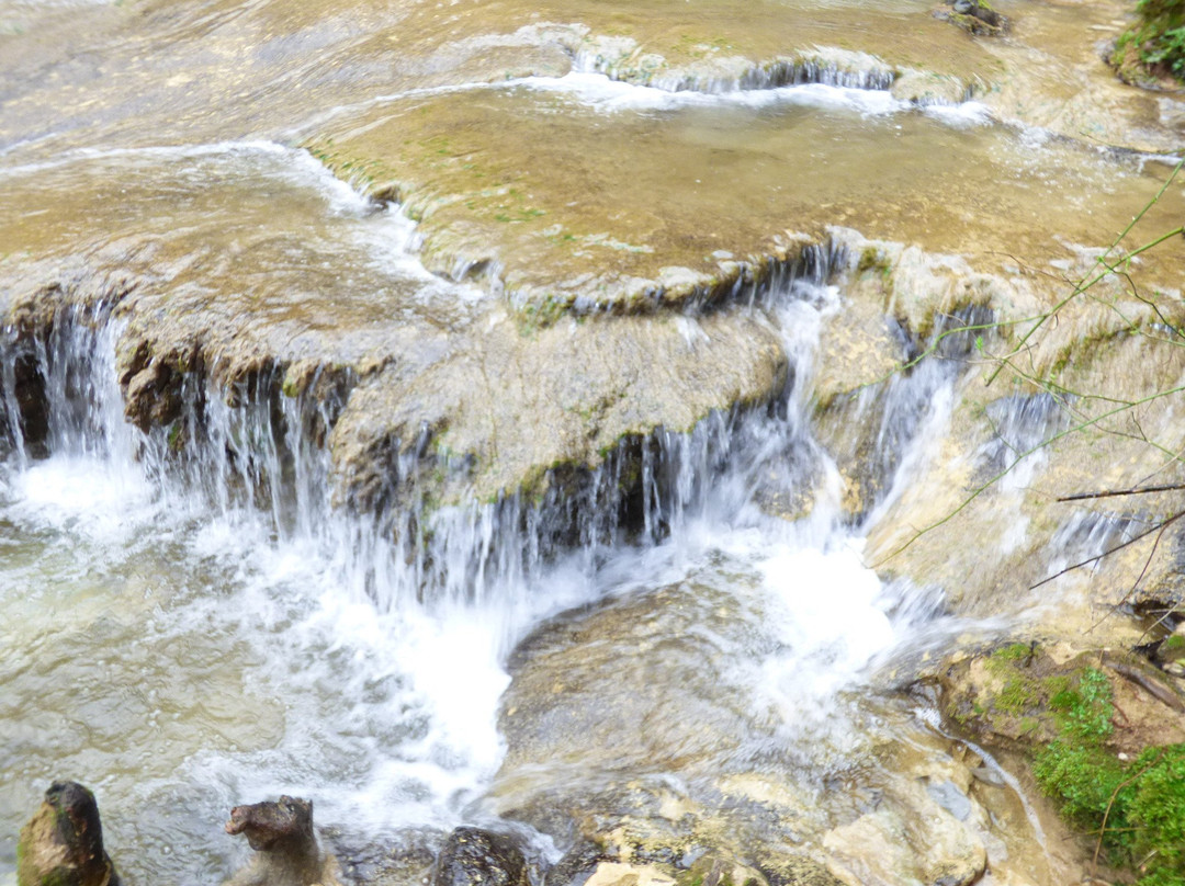 Cascade Syratu景点图片