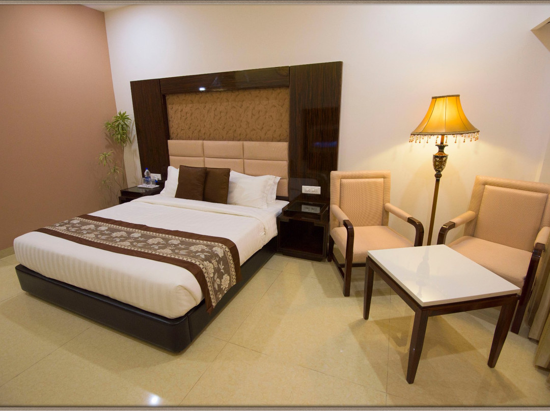 The Celestial Park Hotel主图