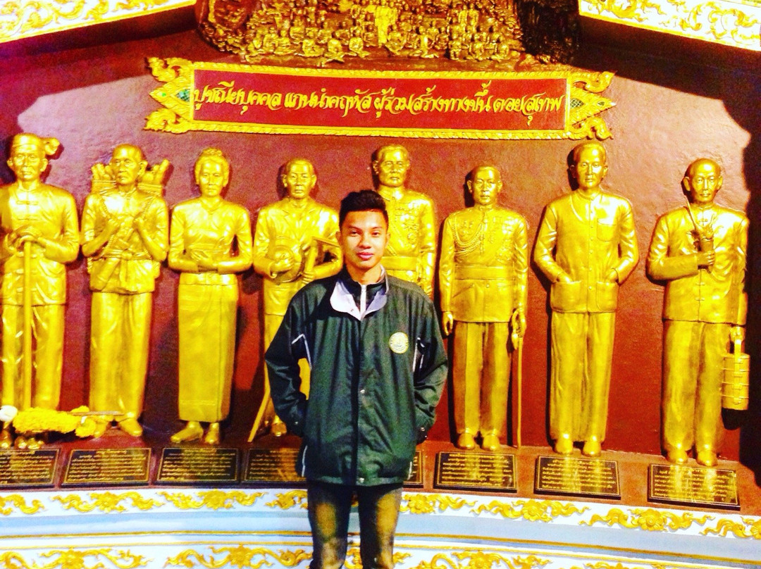 Khu Ba Si Wichai Monument景点图片