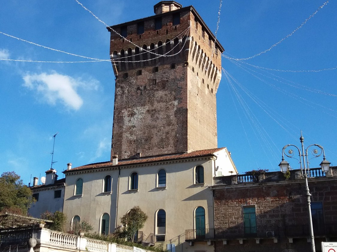 Porta Castello e Il Suo Torrione景点图片