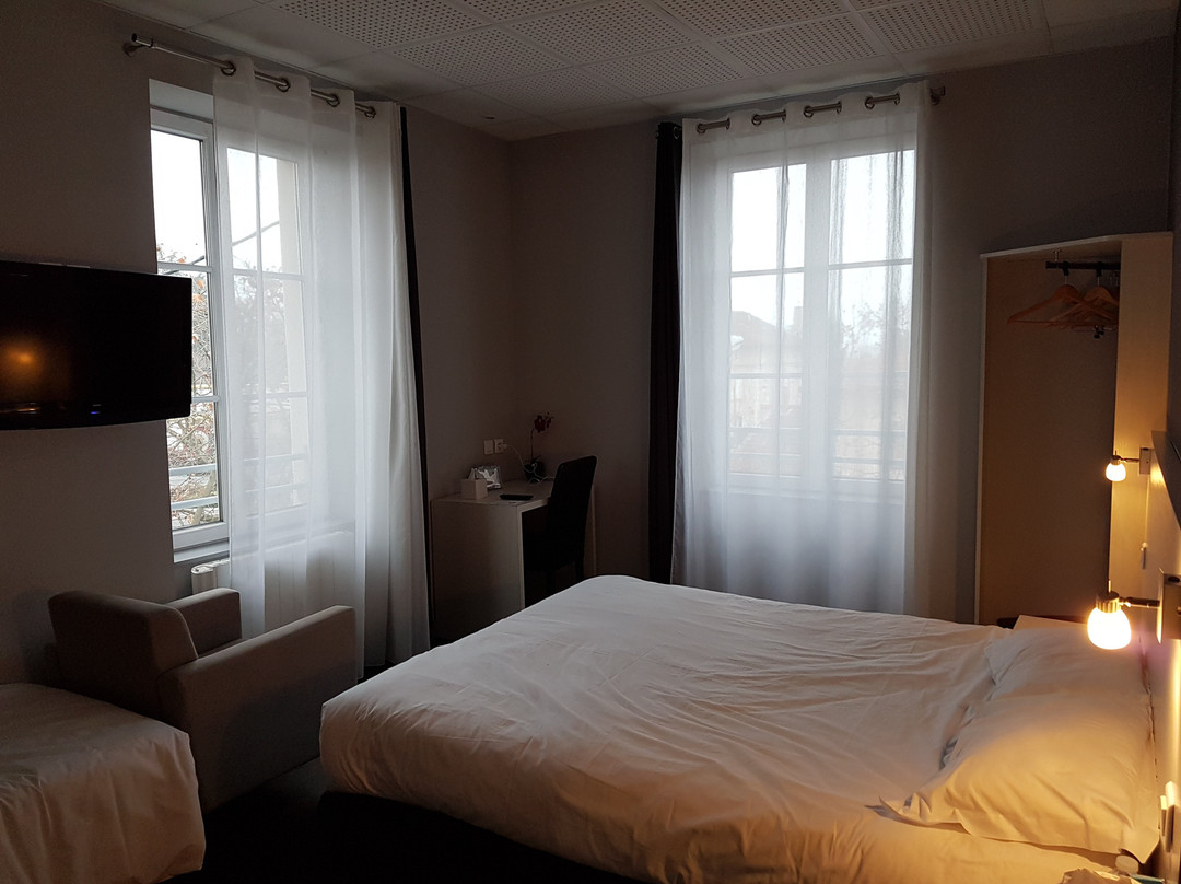 Hôtel le Comty主图