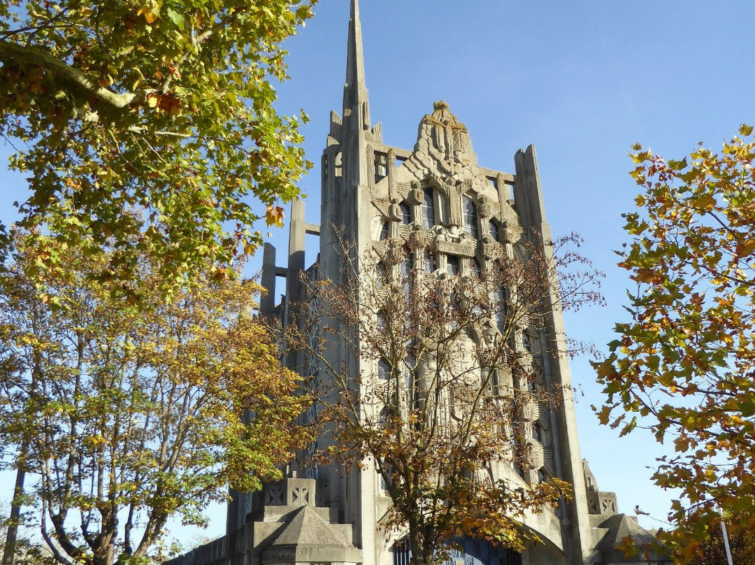 Église Sainte-Thérèse-de-l'Enfant-Jésus d'Élisabethville景点图片