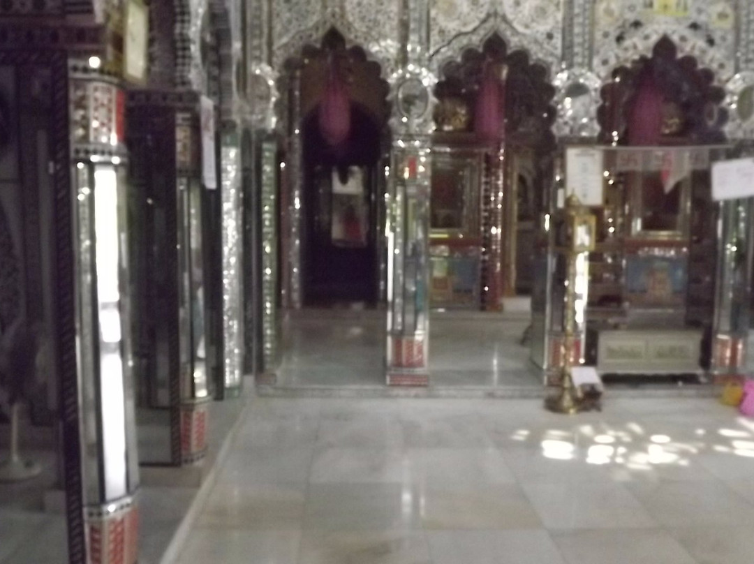 Jain Glass Temple-坎普尔必去景点