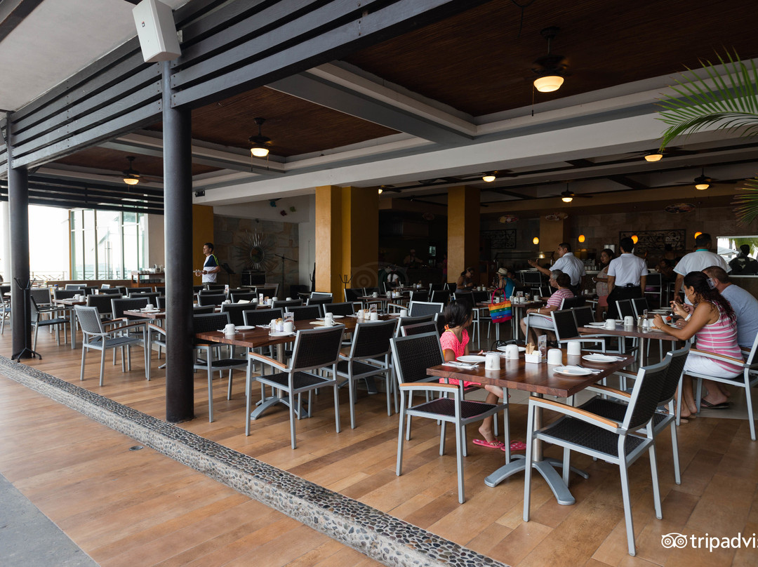 Oceano Palace Beach Hotel