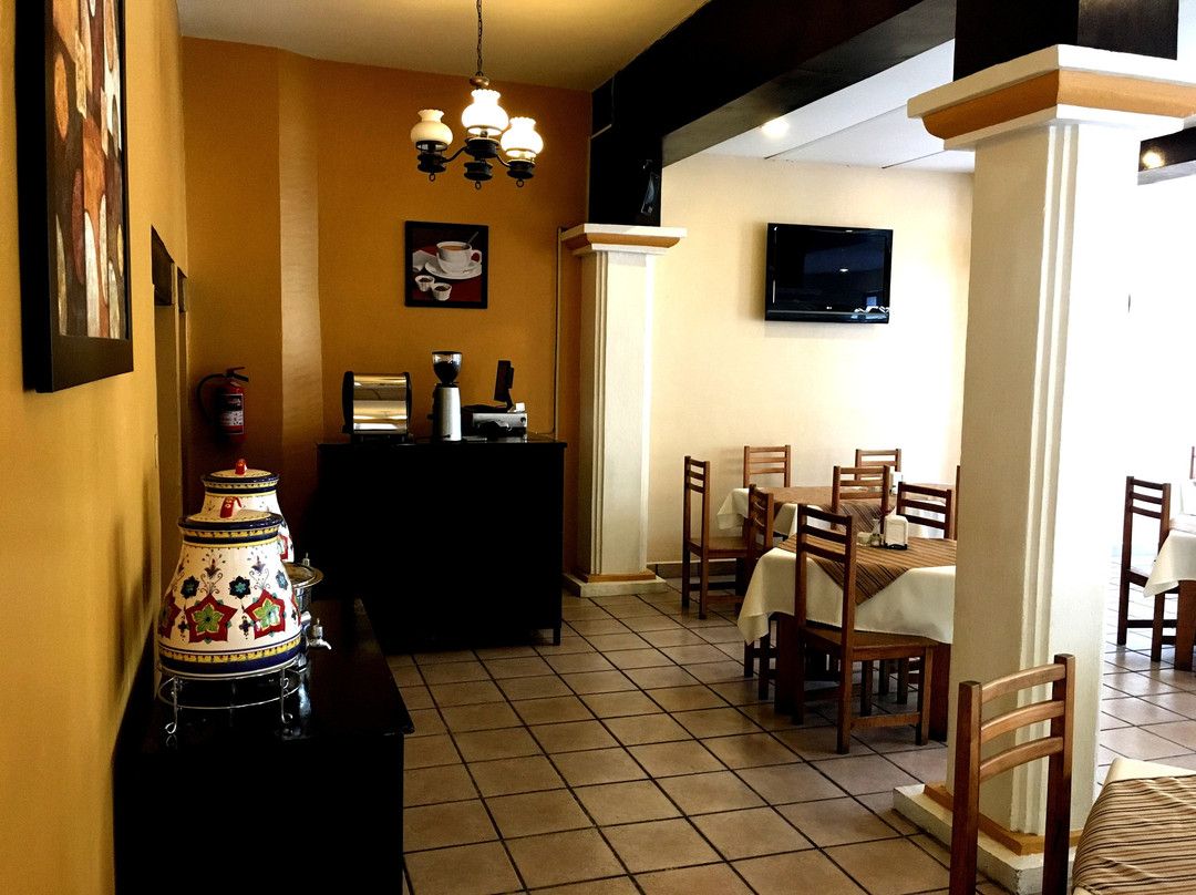 Hotel Plaza Tenam主图